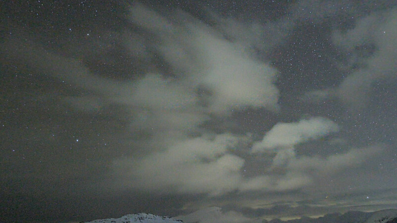Latest live northern lights webcam from Banff, Alberta in Canada