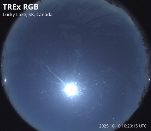 Latest live northern lights webcam from Lucky Lake, Saskatchewan in Canada
